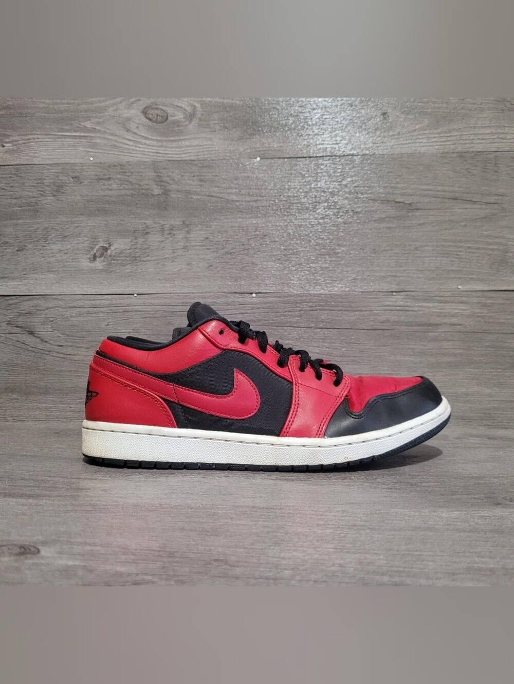 Jordan Retro 1 Low Reverse Bred Gym Red Men's Size 10 Basketball Shoes 2014